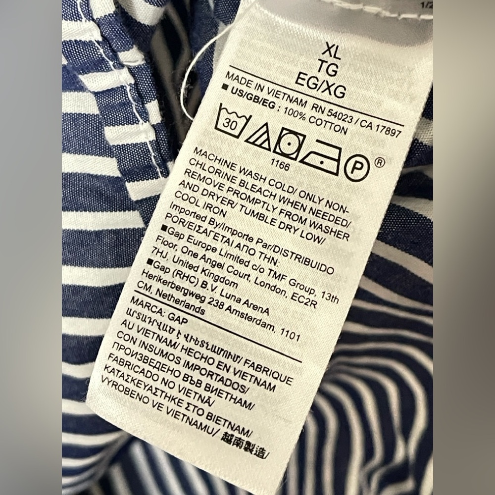 GAP Ruffle Neck Button Down - Picture 6 of 10